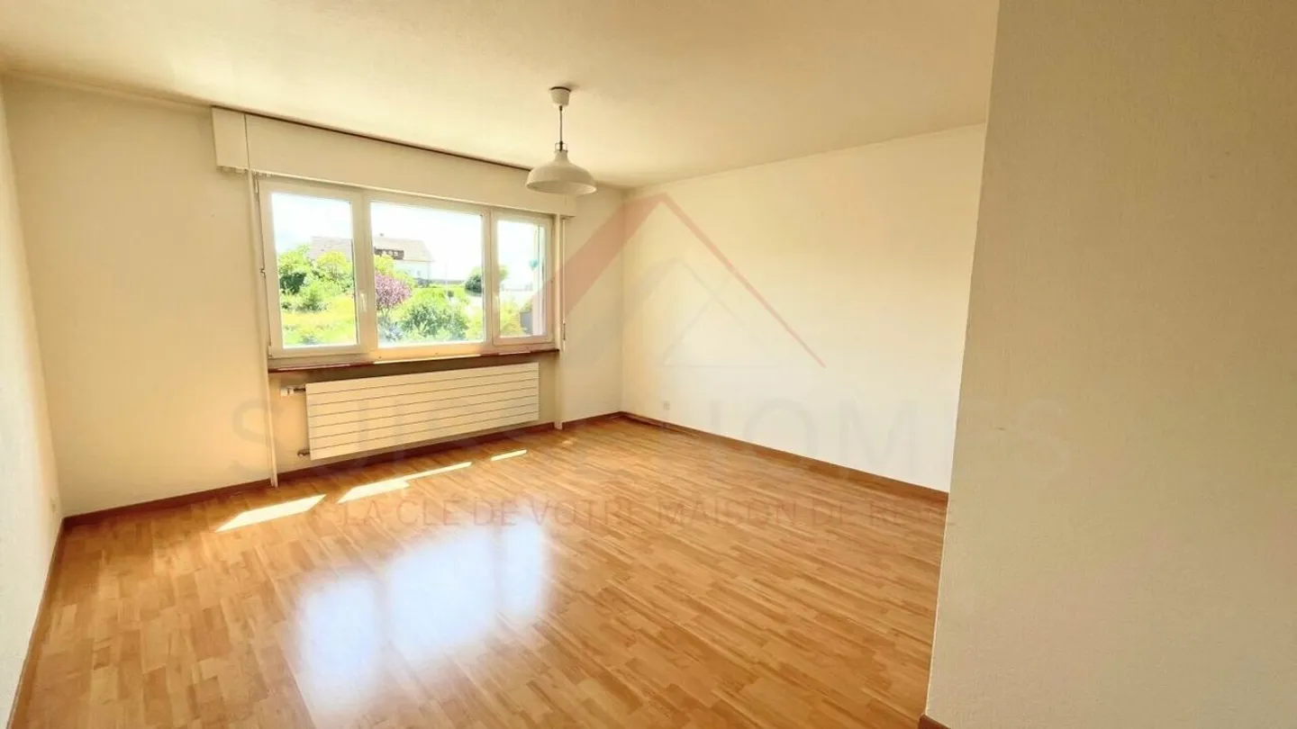 Échallens - spazioso appartamento di 122 m² con balcone, camino e soffitta da ristrutturare - Foto 18 di 22