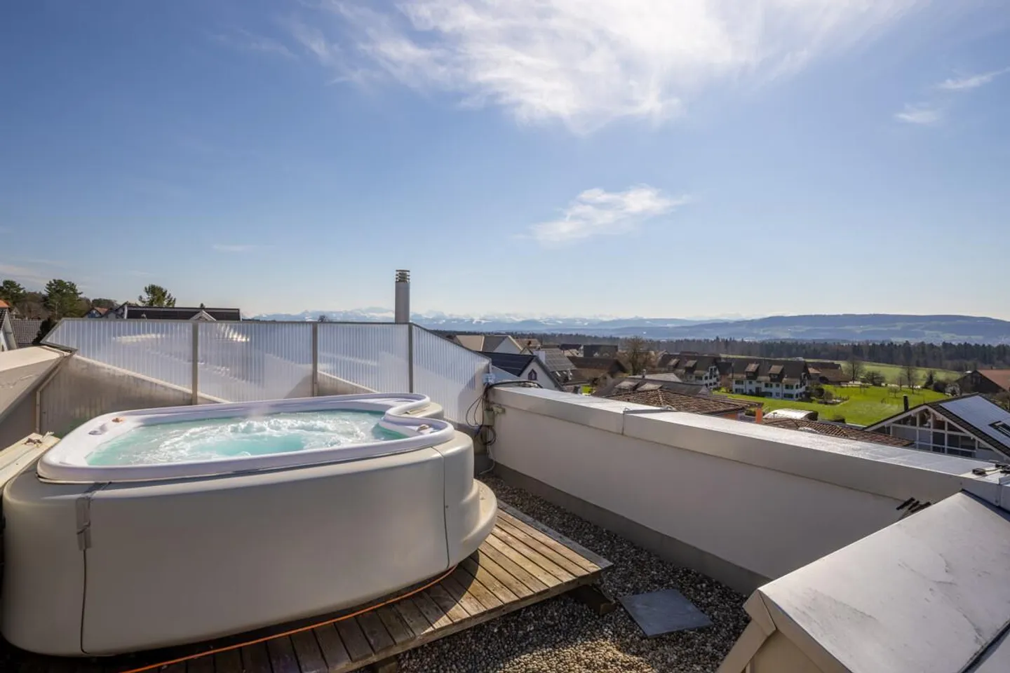 Gutenswil: Stylish Architect House with Pool and Panoramic View - Photo 4 of 6