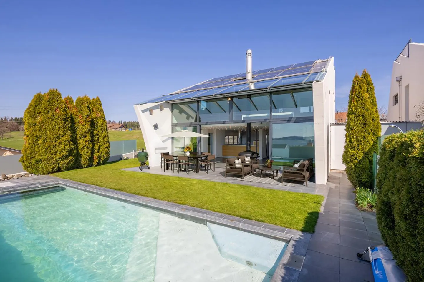 Gutenswil: Stylish Architect House with Pool and Panoramic View - Photo 5 of 6