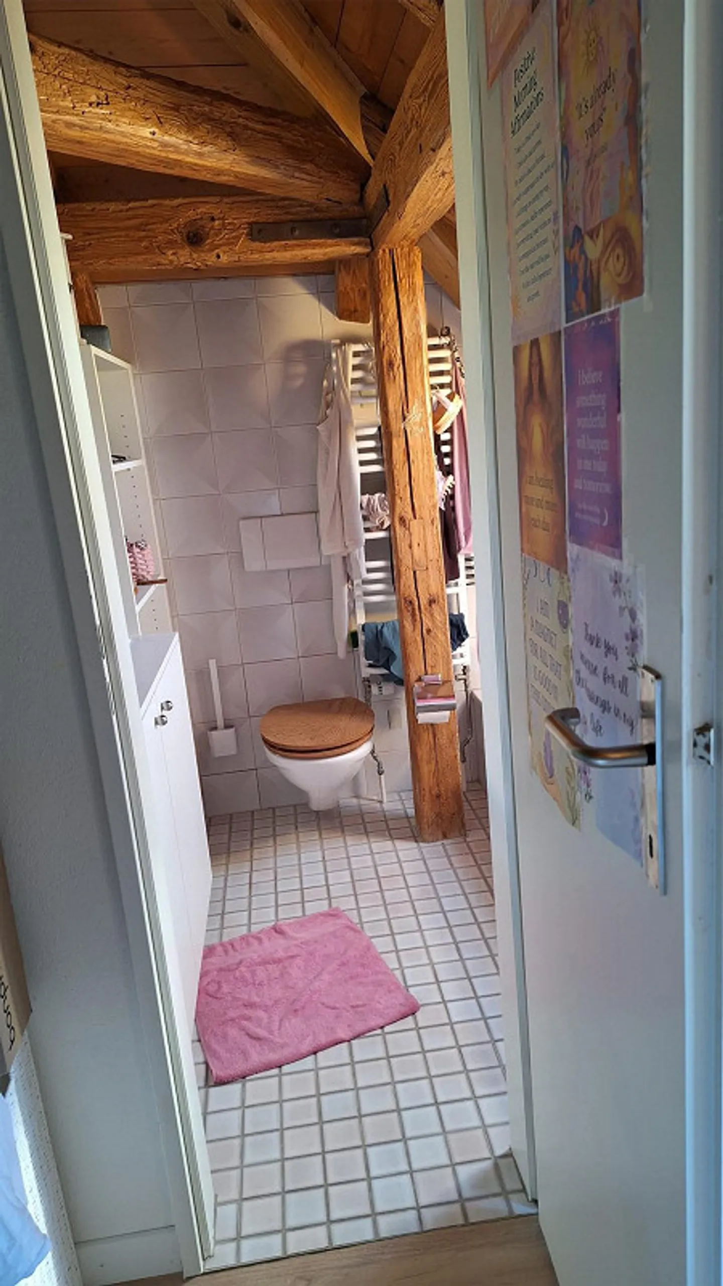 Charmante Dachwohnung im Studio-Stil - Foto 2 von 17
