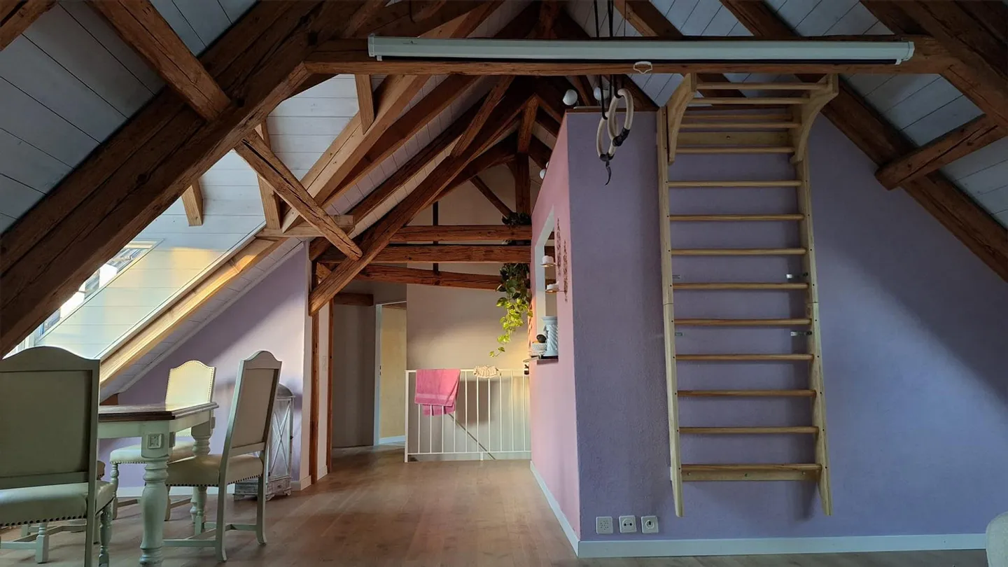 Charmante Dachwohnung im Studio-Stil - Foto 9 von 17