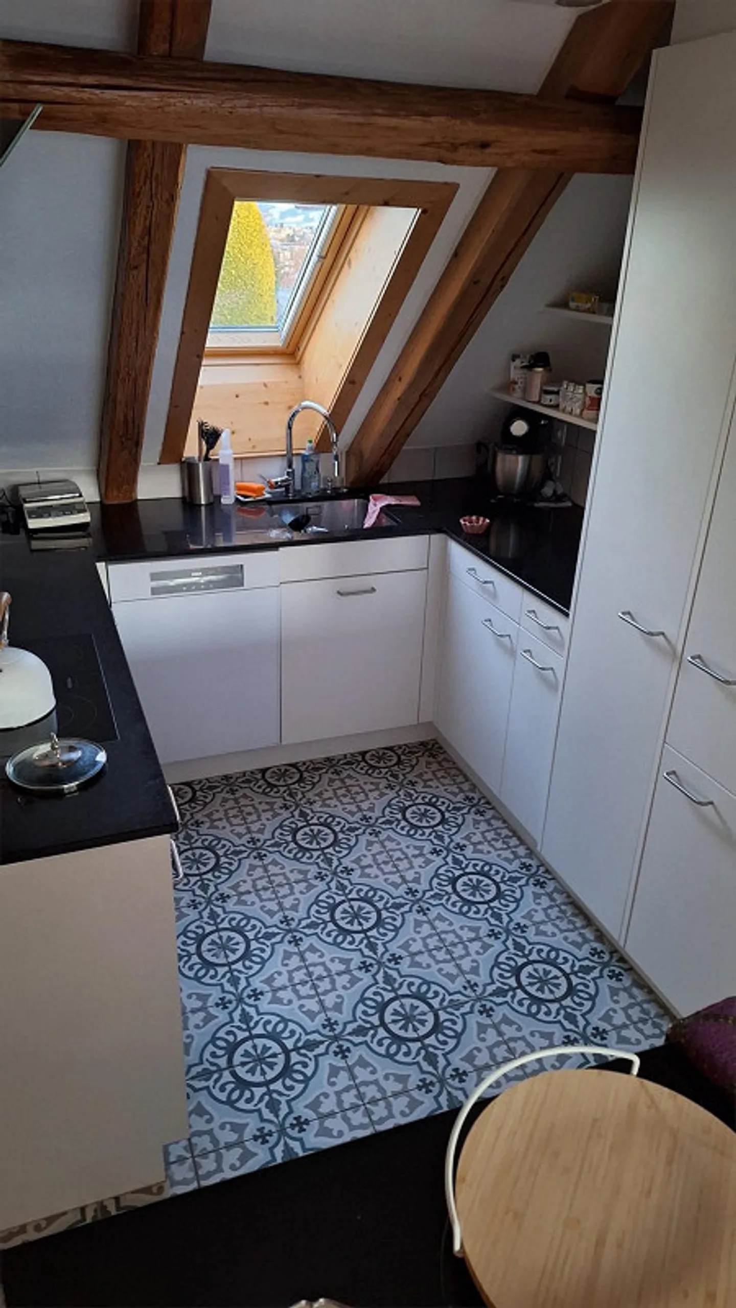 Charmante Dachwohnung im Studio-Stil - Foto 10 von 17