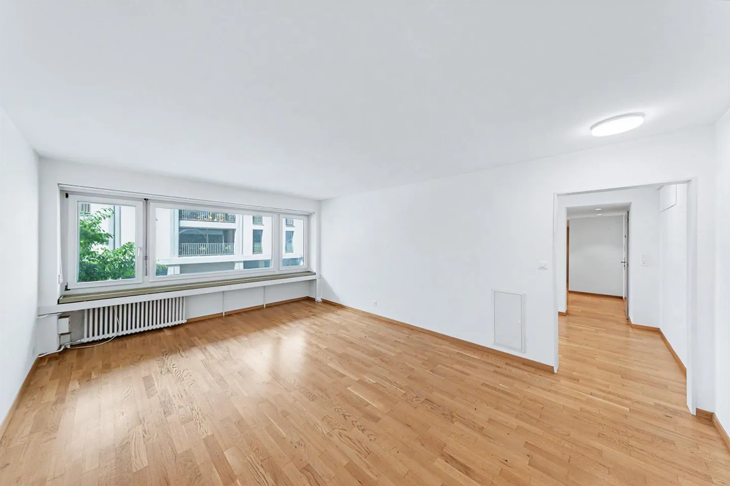 Shop (Ground Floor, 78 m2) and/or Offices (1st Floor, 122 m2) in Rorschach's Prime Location - Photo 10 of 15