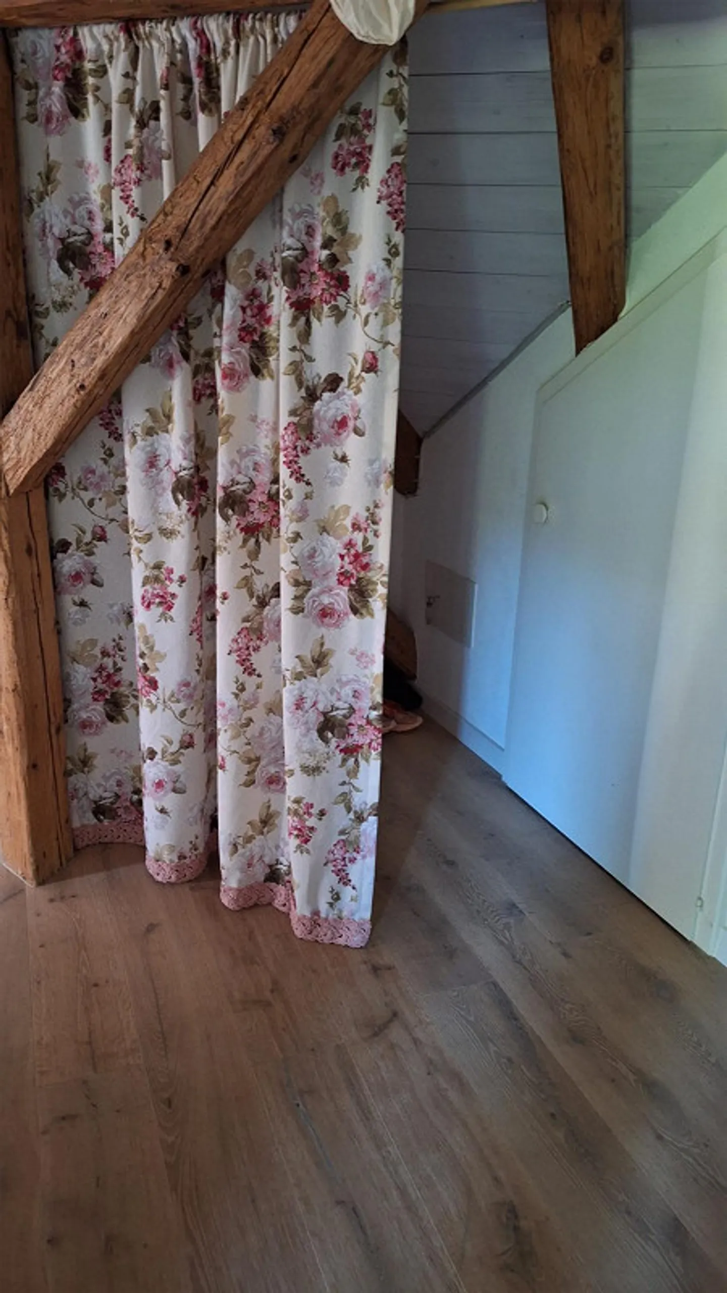 Charmante Dachwohnung im Studio-Stil - Foto 5 von 17