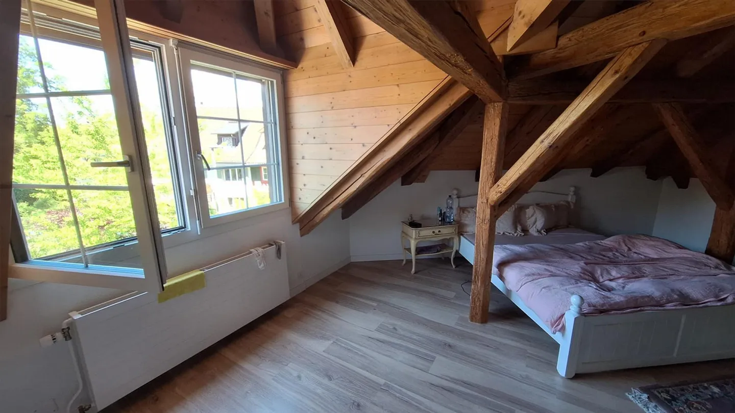Charmante Dachwohnung im Studio-Stil - Foto 6 von 17