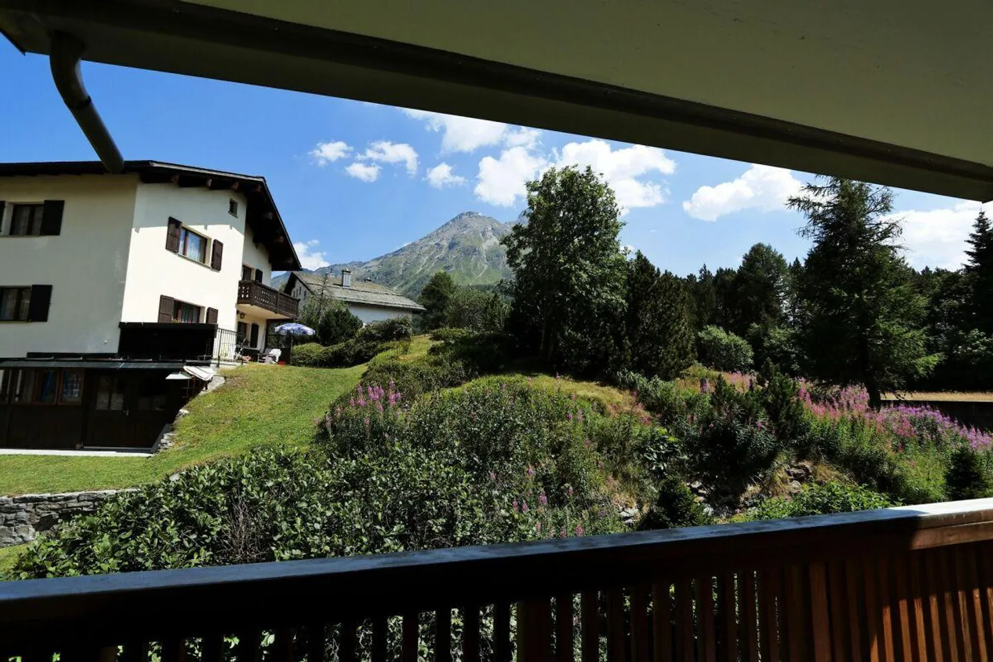 Ampio appartamento di 3,5 stanze nel cuore di Maloja - Foto 4 di 9