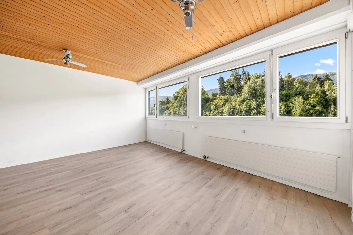Completely Renovated Premises with Stunning Lake View and Sun Terrace - Photo 13 of 13