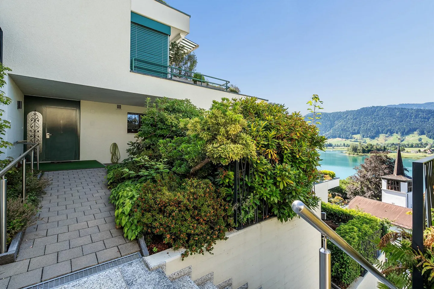 Une maison avec vue – grande terrasse et vue sur le lac Ägeri - Photo 9 sur 11
