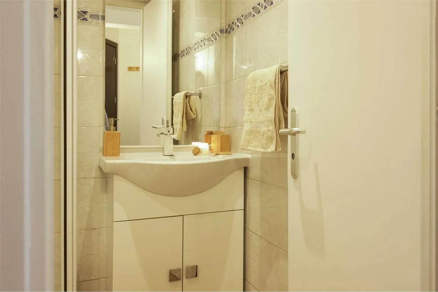Bright 2-room apartment in Massagno - With balcony and close to the train station - Photo 1 of 10