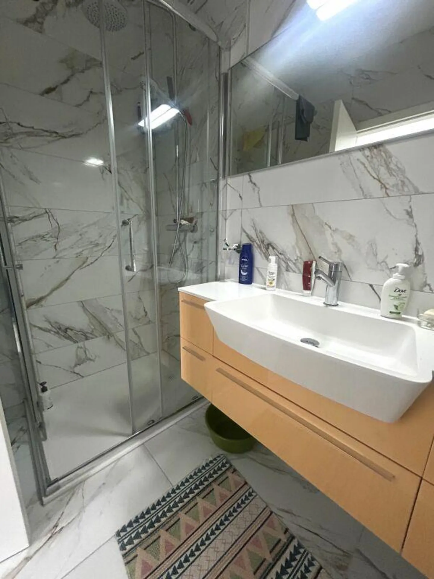 Elegant 4.5 room apartment with lake view - Foto 7 di 7