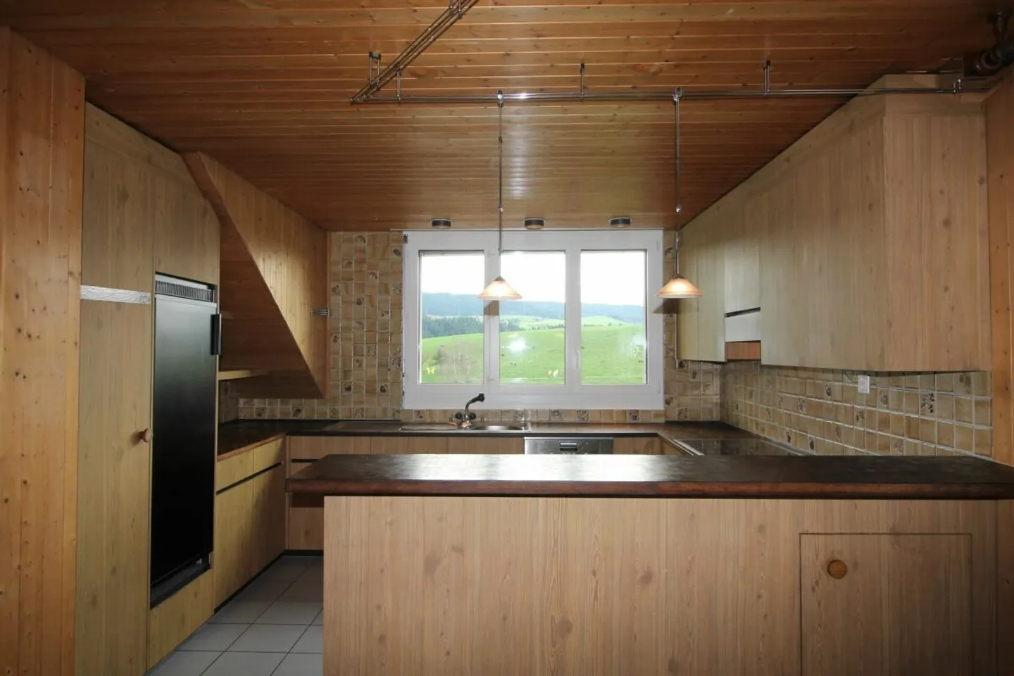 Affordable 5.5-room apartment on 2 floors - Photo 3 of 13