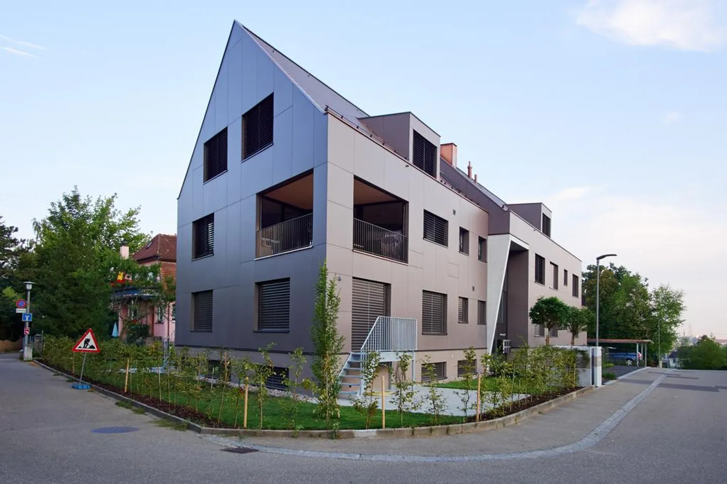 Appartement penthouse élégant dans le meilleur quartier résidentiel d'Arlesheim - Photo 1 sur 12