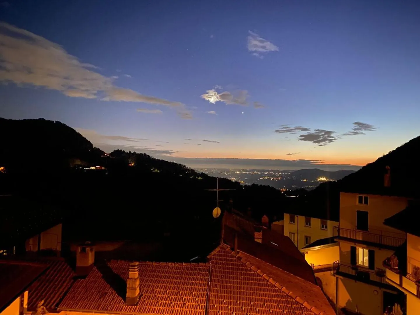 Caneggio house with 7 rooms over 3 levels in the village with beautiful view ... - Photo 13 of 13