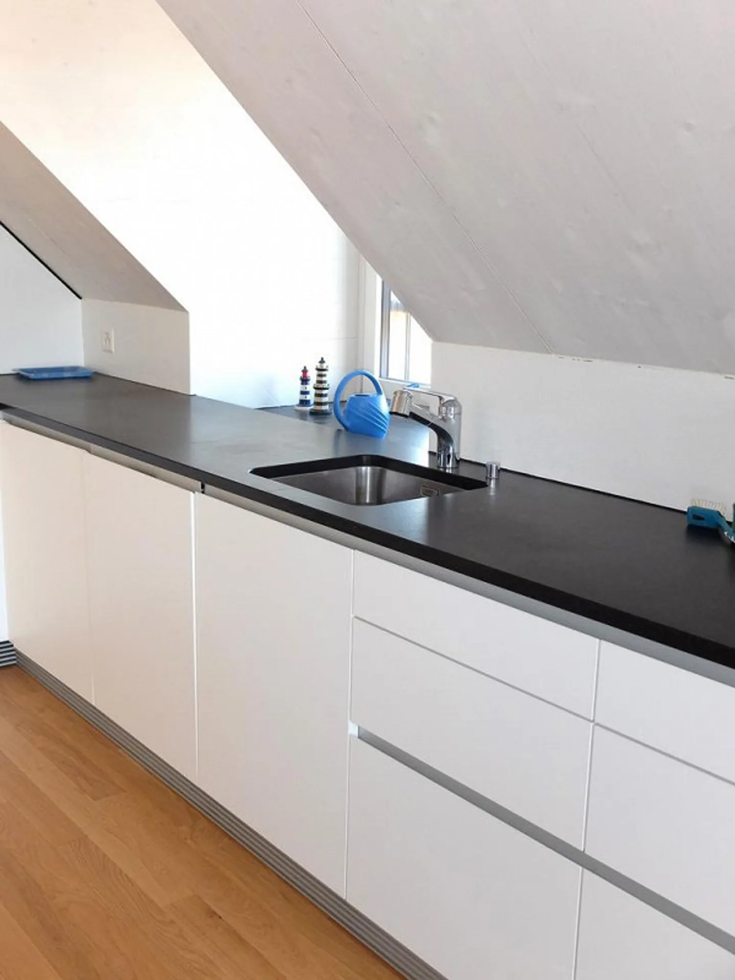 Appartement penthouse élégant dans le meilleur quartier résidentiel d'Arlesheim - Photo 4 sur 12