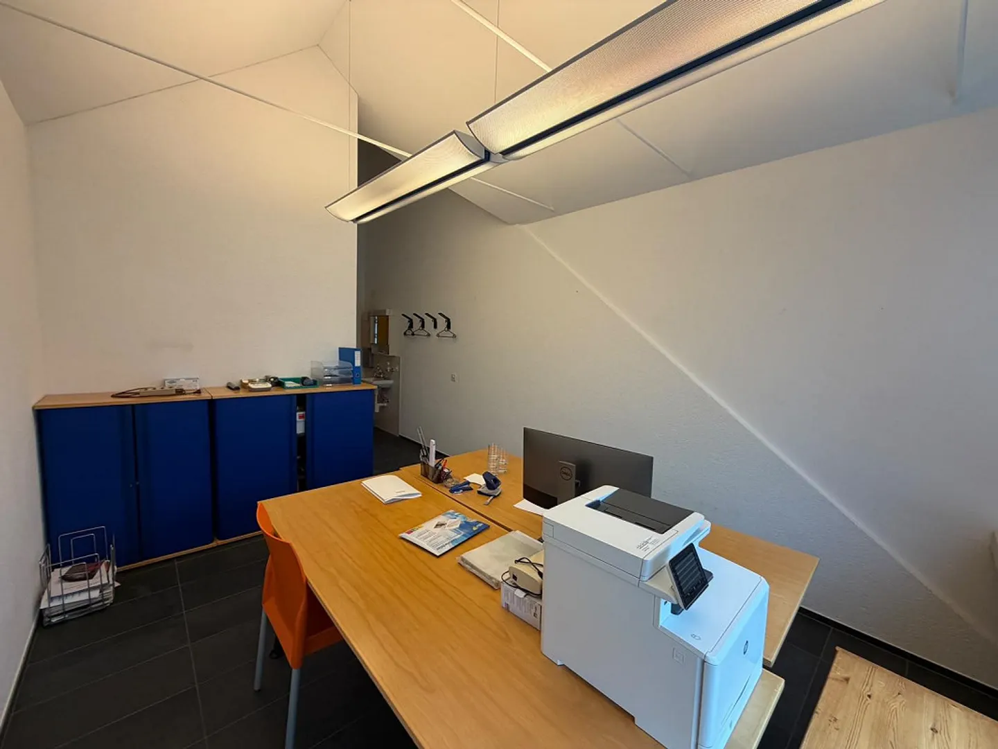 Einzelbüro im Dachgeschoss (Lift) - Photo 1 of 3