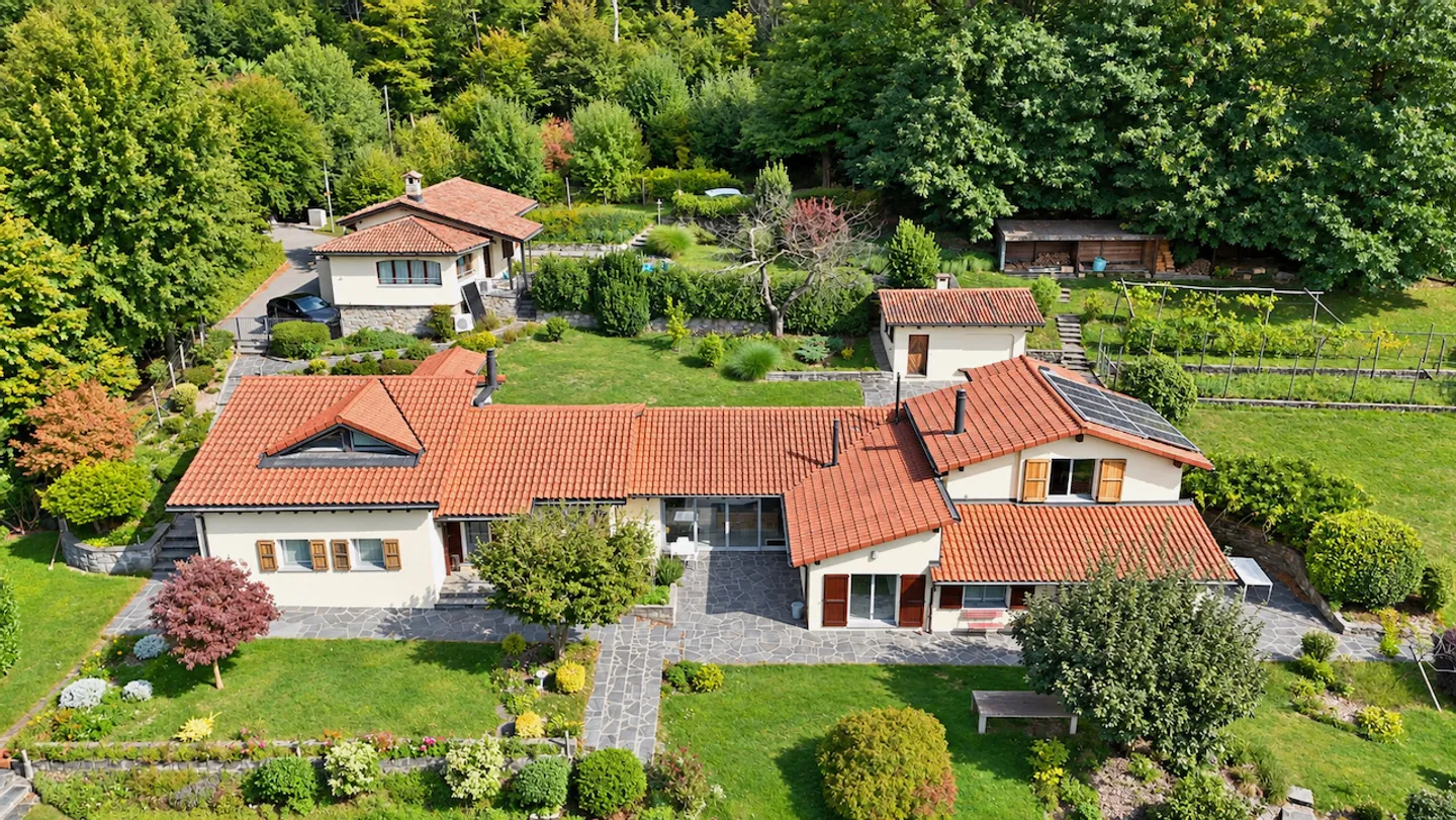 Villa Padronale: Pool und 2 Abhängigkeiten in der Ruhe von Capriasca - Foto 3 von 27