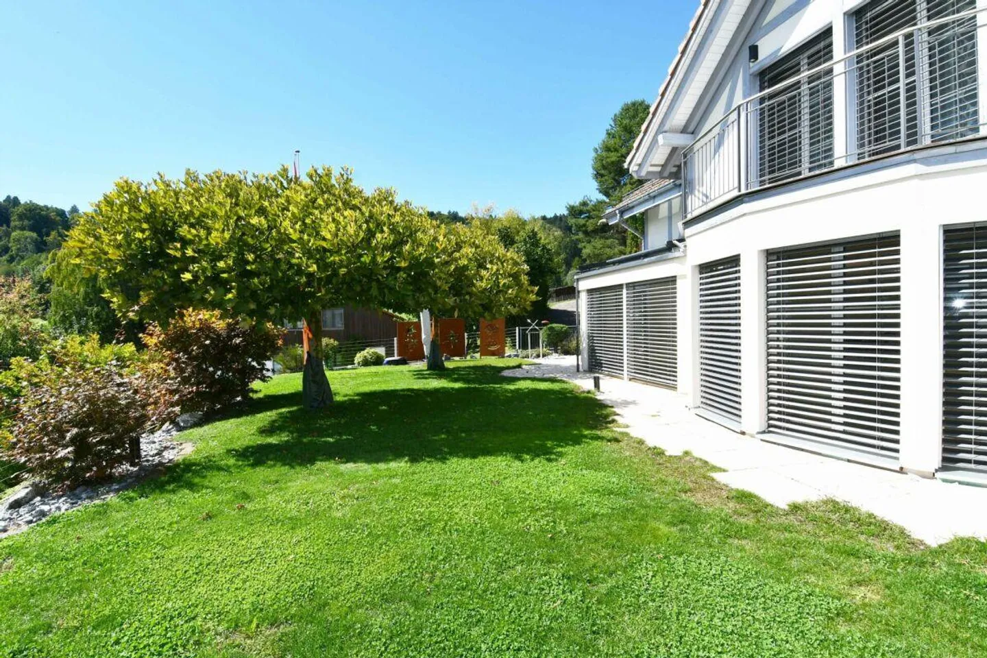 Casa unifamiliare di 5,5 locali molto ben tenuta con bellissimo giardino - Foto 6 di 12