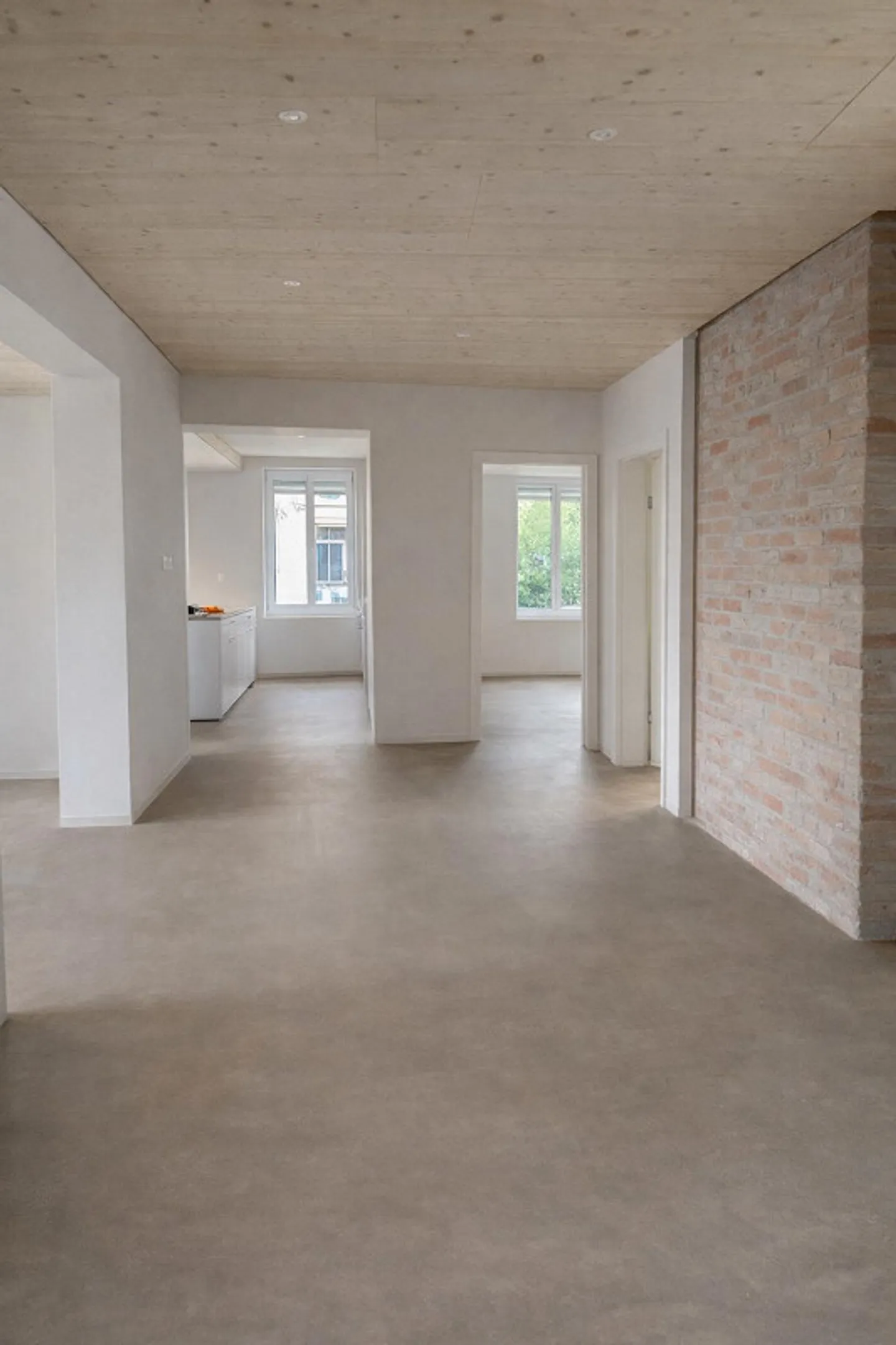 Stylish living above the rooftops of St. Gallen - Photo 2 of 8