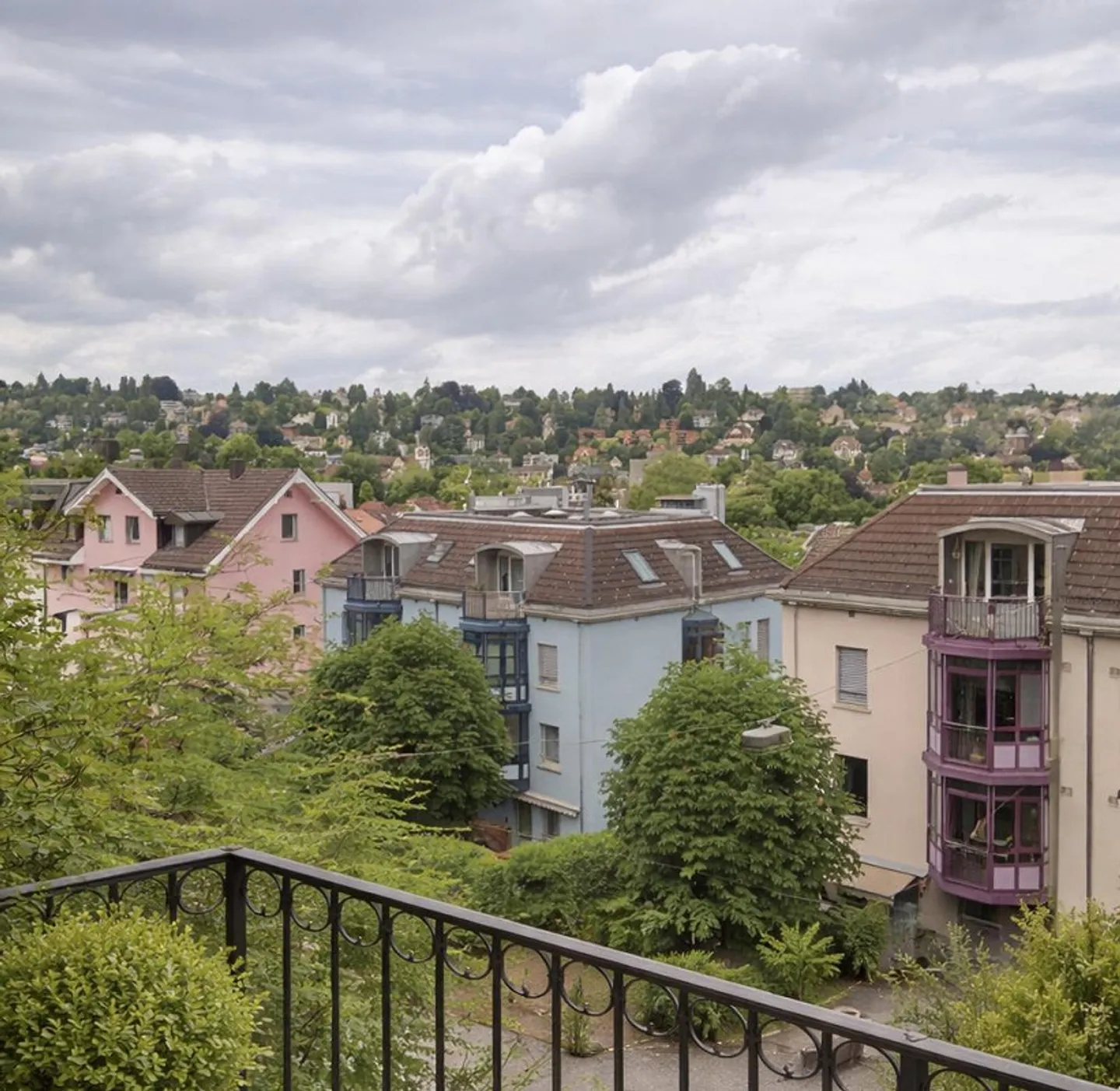 Stylish living above the rooftops of St. Gallen - Photo 7 of 8