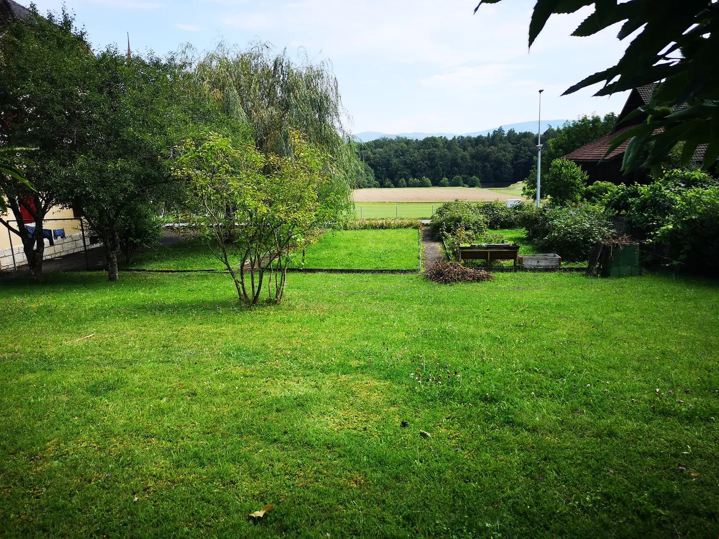 Edificio completamente affittato di 3 appartamenti con riserva di terreno edificabile - Foto 3 di 17