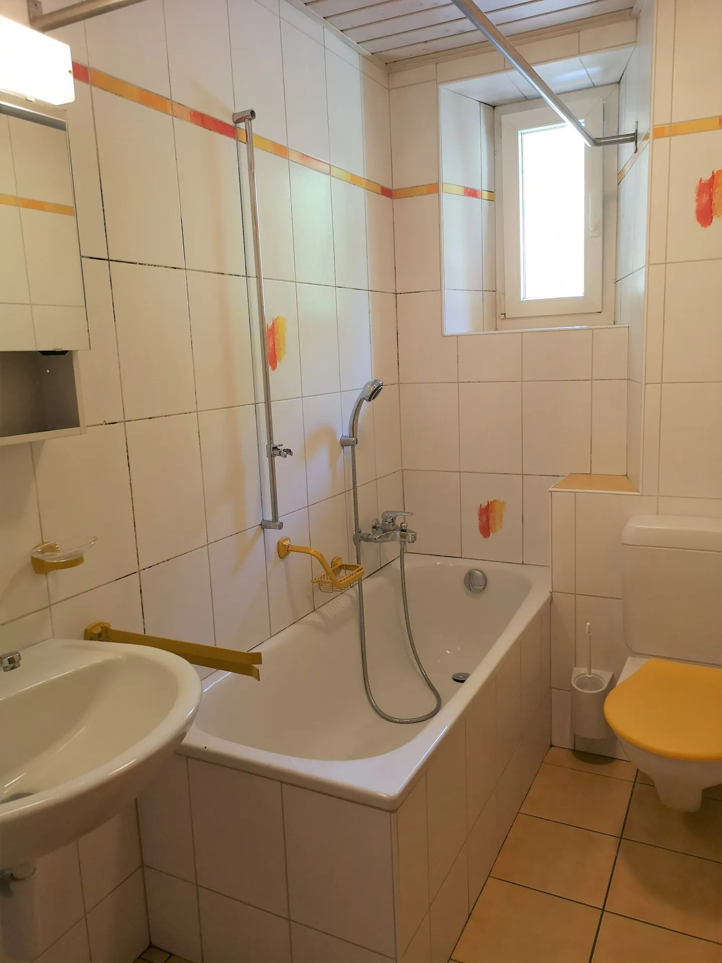 Edificio completamente affittato di 3 appartamenti con riserva di terreno edificabile - Foto 8 di 17