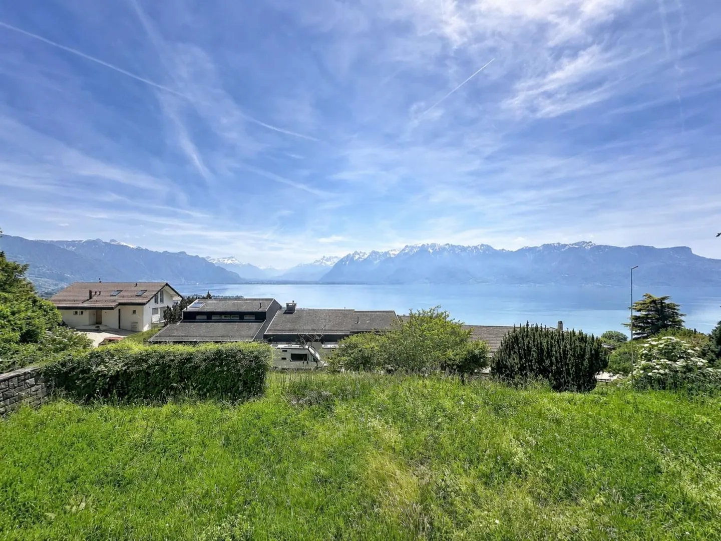 Magnifique villa triplex avec vue sur le lac - Photo 3 sur 4
