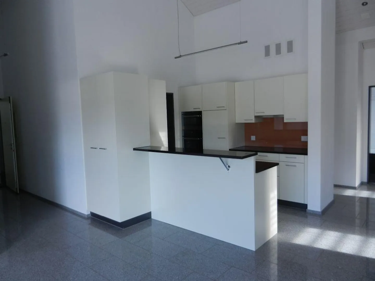 NEL VERDE | TERRAZZA SUL TETTO | LUCRATIVO PER I PENDOLARI - Foto 5 di 9