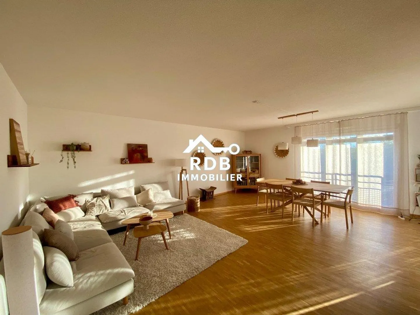 Appartamento di 4 stanze al 4° piano situato a Petit-Lancy 1213 - Foto 1 di 6