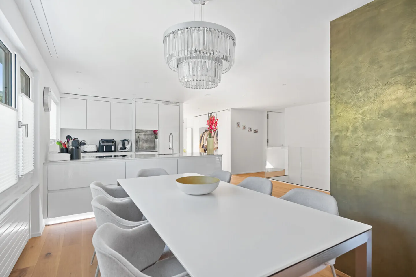 Detached residential jewel with garden oasis & modern comfort - Photo 4 of 12