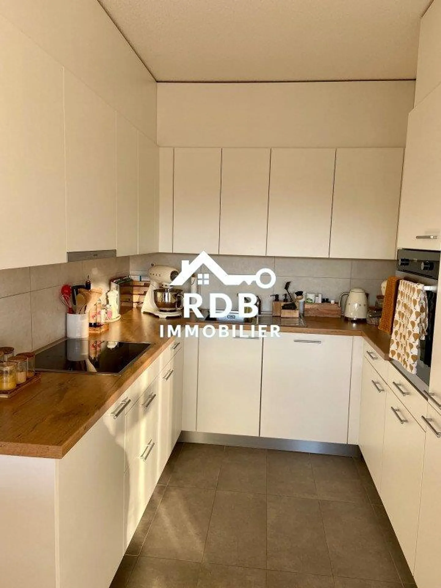 Appartamento di 4 stanze al 4° piano situato a Petit-Lancy 1213 - Foto 4 di 6