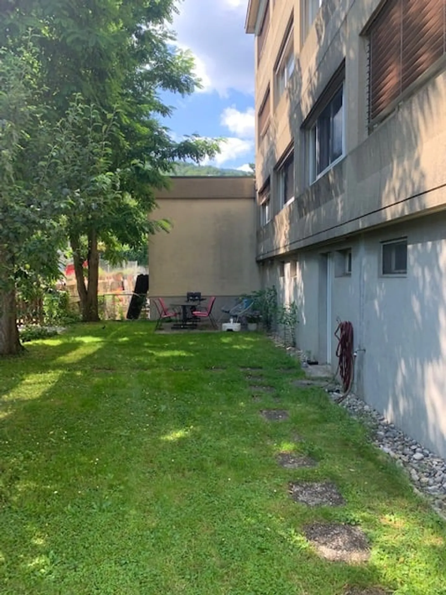 2087 Cornaux/NE Vendita di un appartamento di 3,5 locali con balcone, ristrutturato, 1 garage / 1 posto auto - Foto 3 di 6