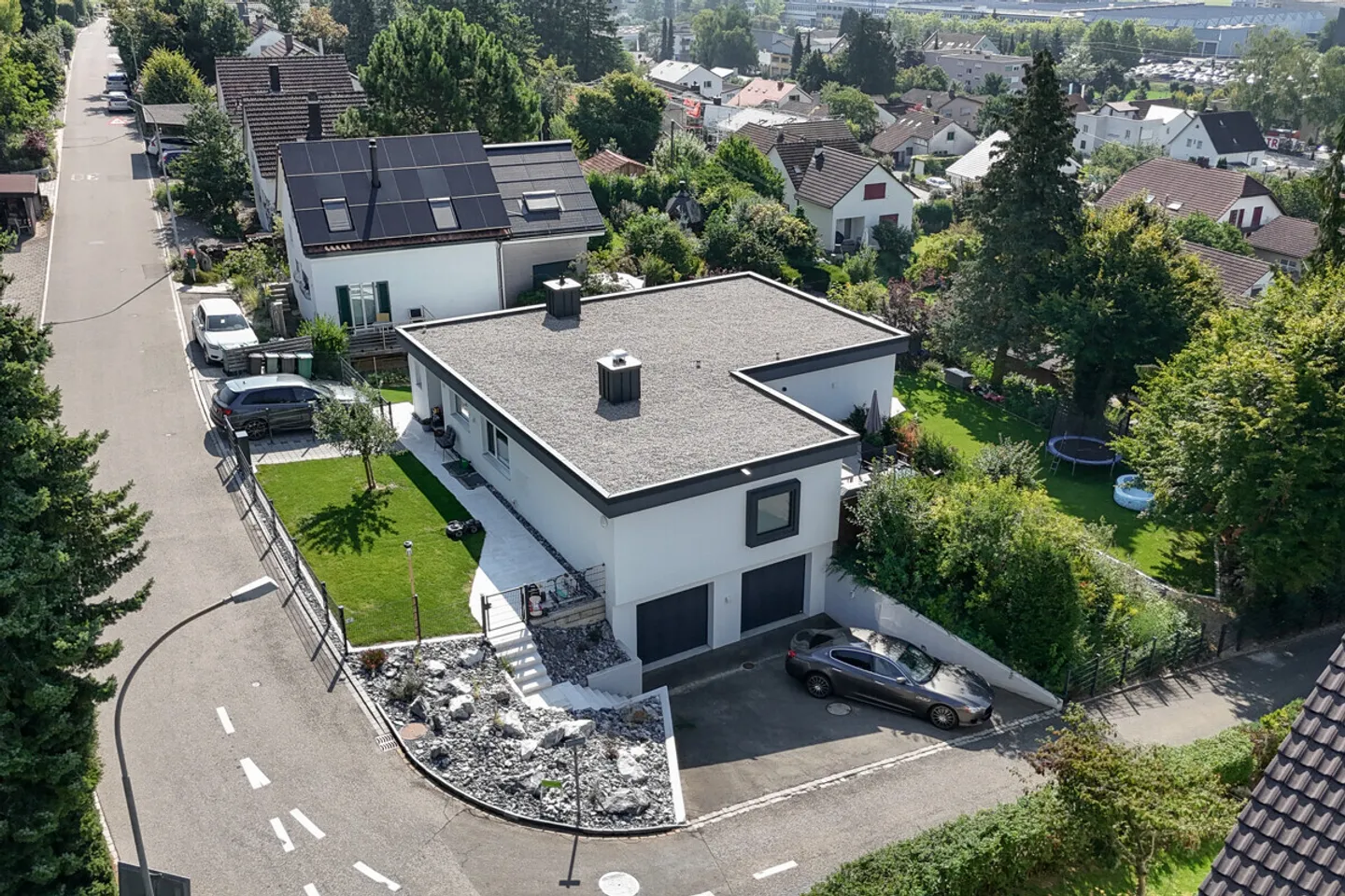 Detached residential jewel with garden oasis & modern comfort - Photo 9 of 12