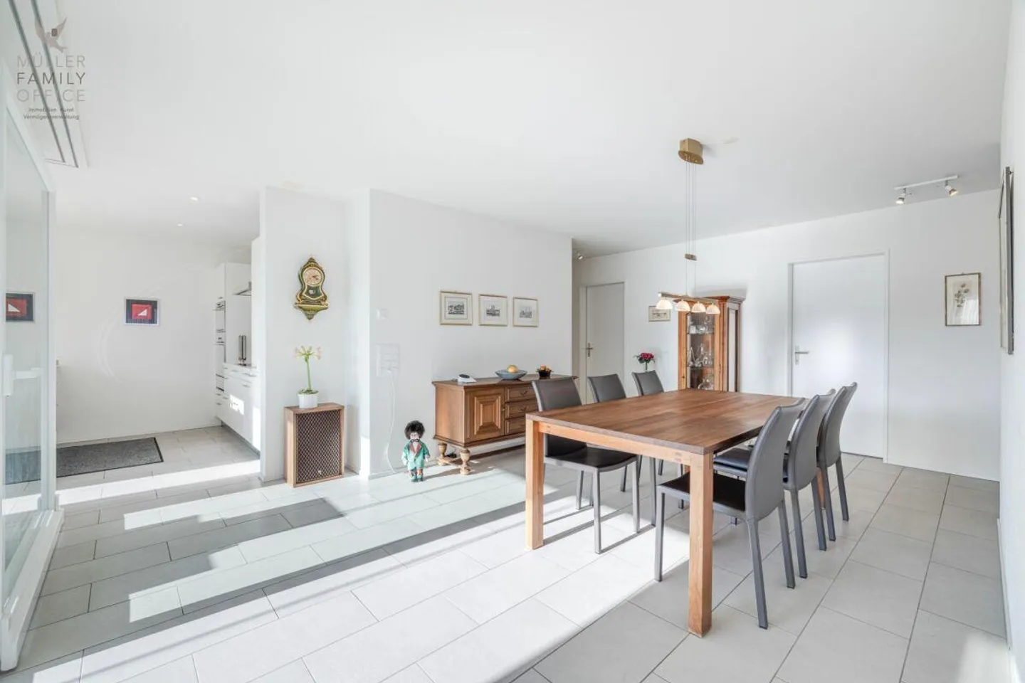 Bellissimo e ben curato appartamento di 4,5 locali nello sviluppo 'Alti Moschti' - Foto 5 di 13