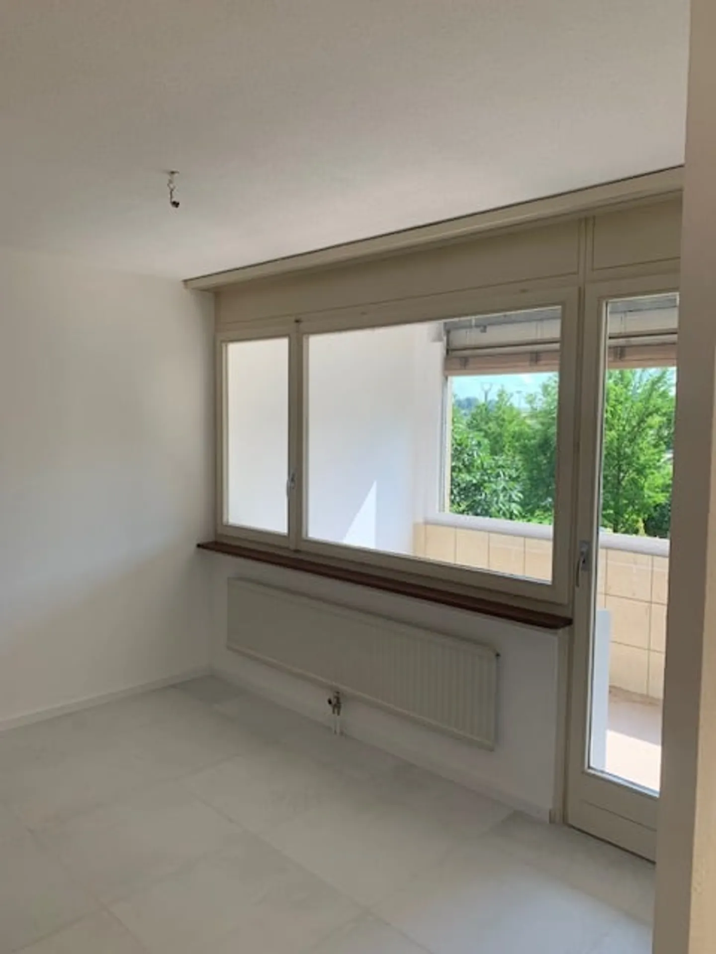 2087 Cornaux/NE Vendita di un appartamento di 3,5 locali con balcone, ristrutturato, 1 garage / 1 posto auto - Foto 2 di 6