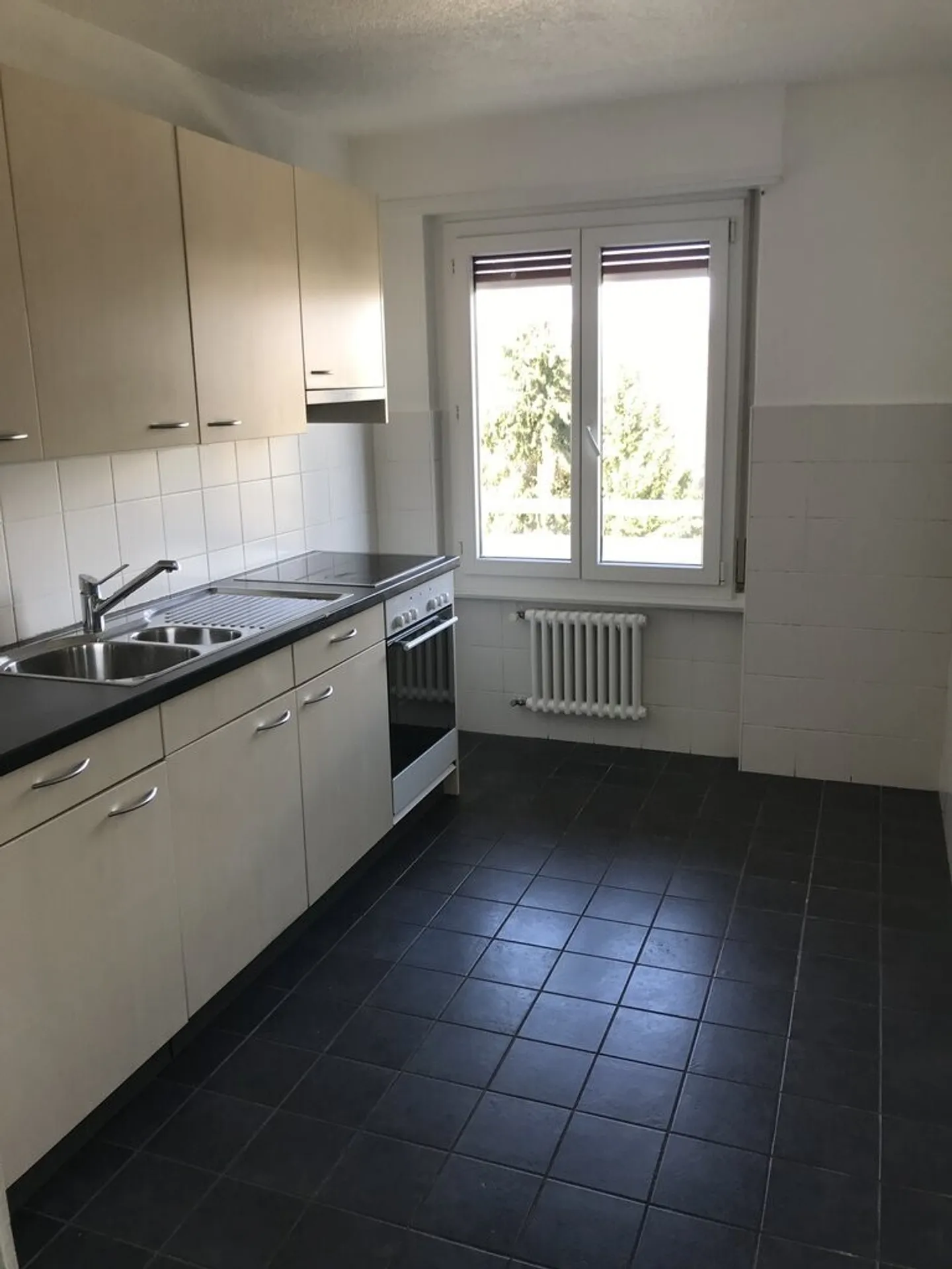 Zu ergreifen! Wunderschöne Wohnung in der Nähe aller Annehmlichkeiten! - Foto 4 von 8