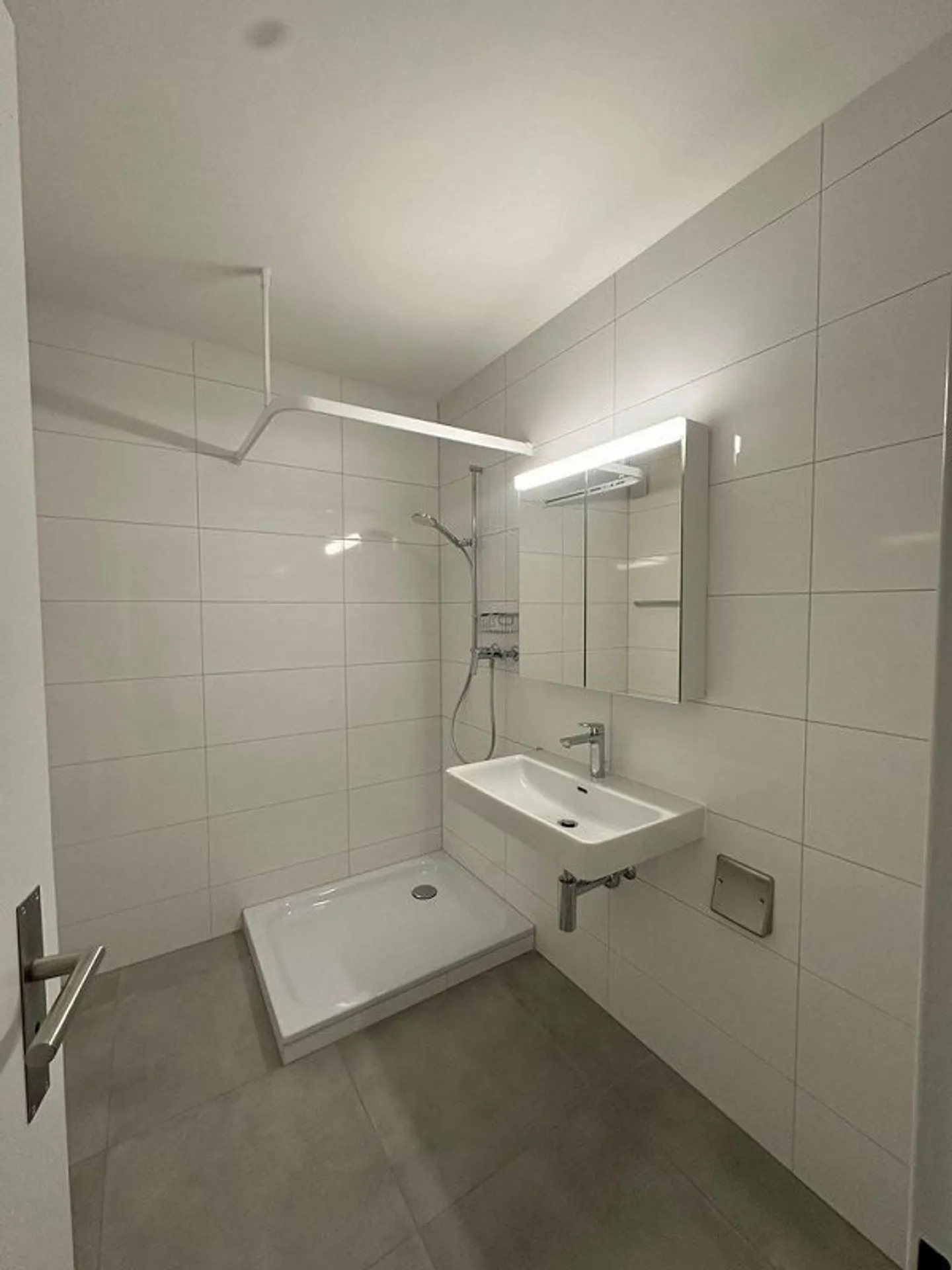 Vollständig renoviert mit Blick auf den See! - Foto 6 von 10