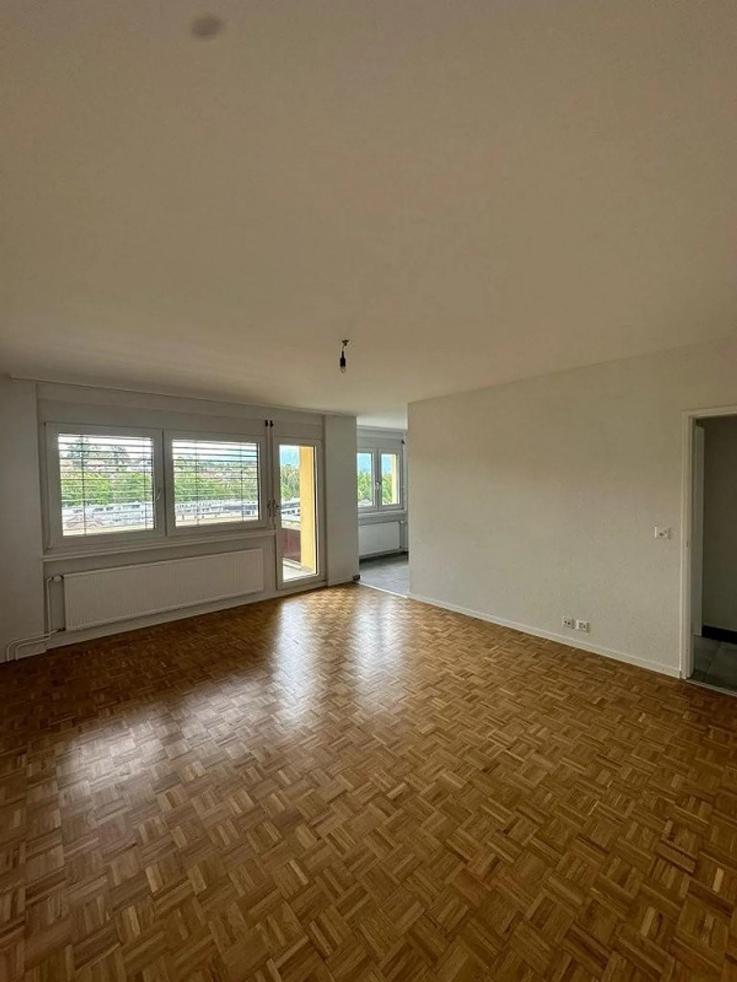Vollständig renoviert mit Blick auf den See! - Foto 7 von 10