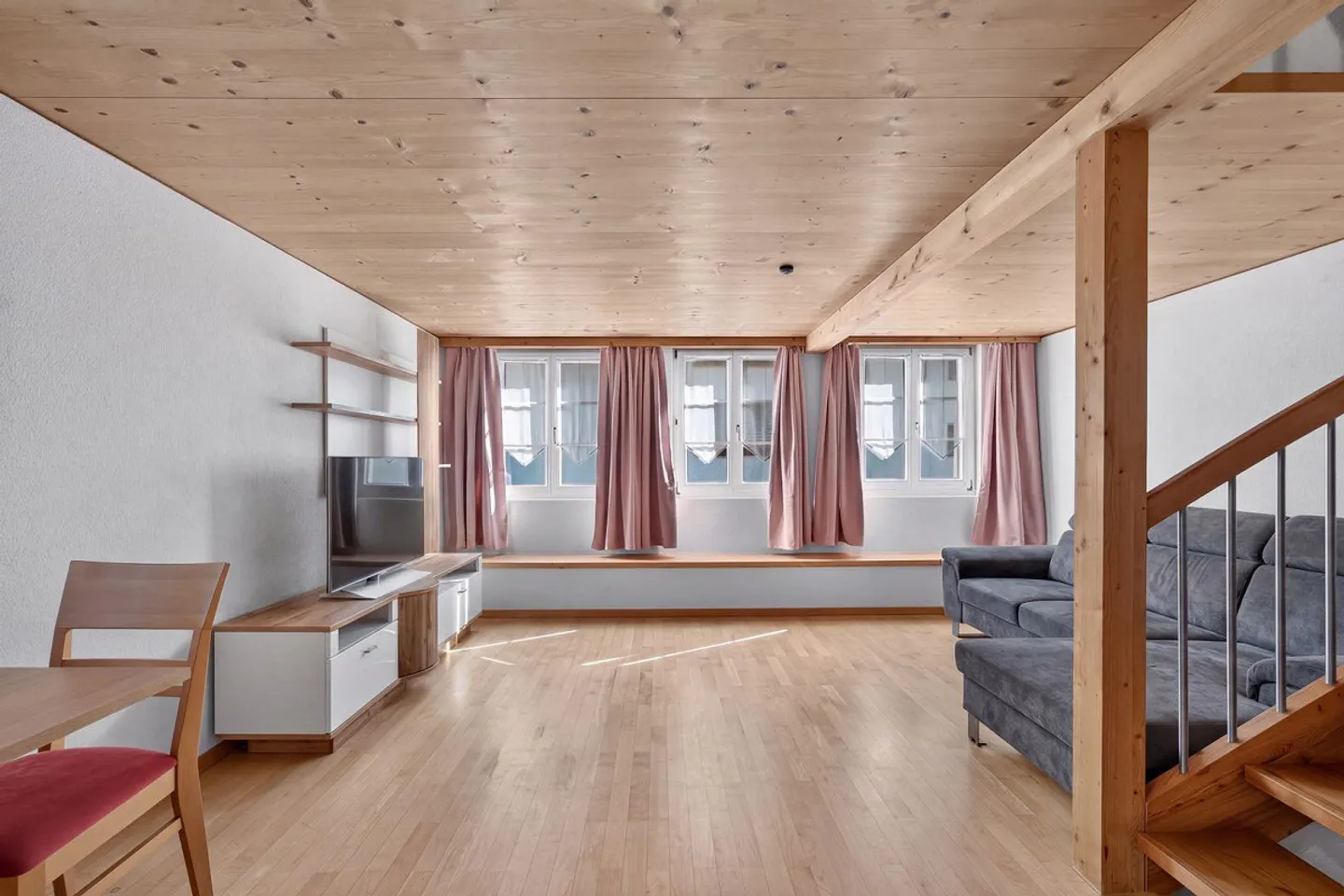 Two-family house with two maisonette apartments in the village center of Balgach - Photo 4 of 15