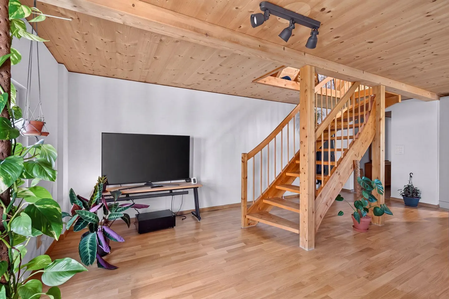 Two-family house with two maisonette apartments in the village center of Balgach - Photo 8 of 15