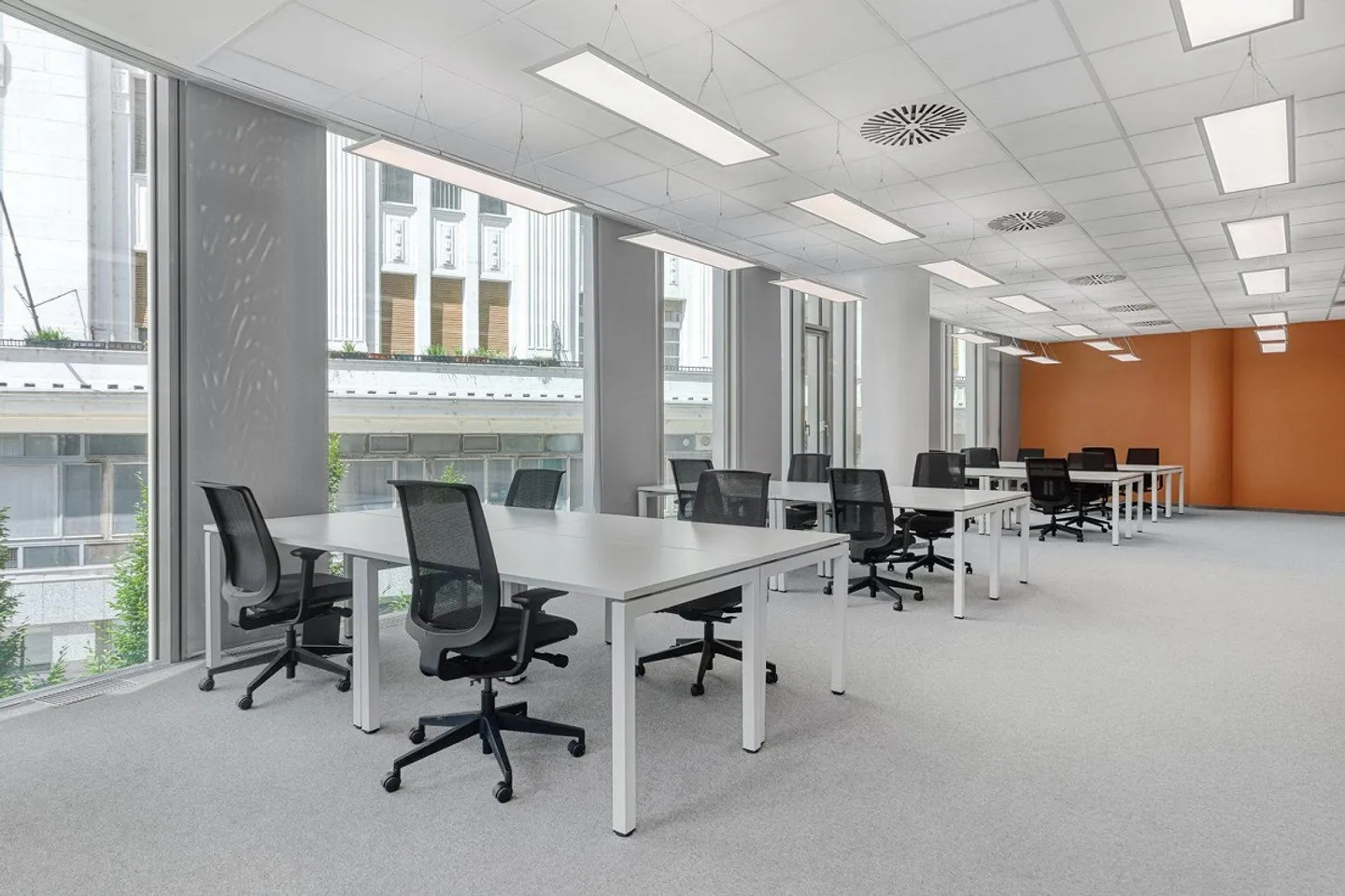 Bureau pour 50 personnes chez Regus Airport - Photo 9 sur 12