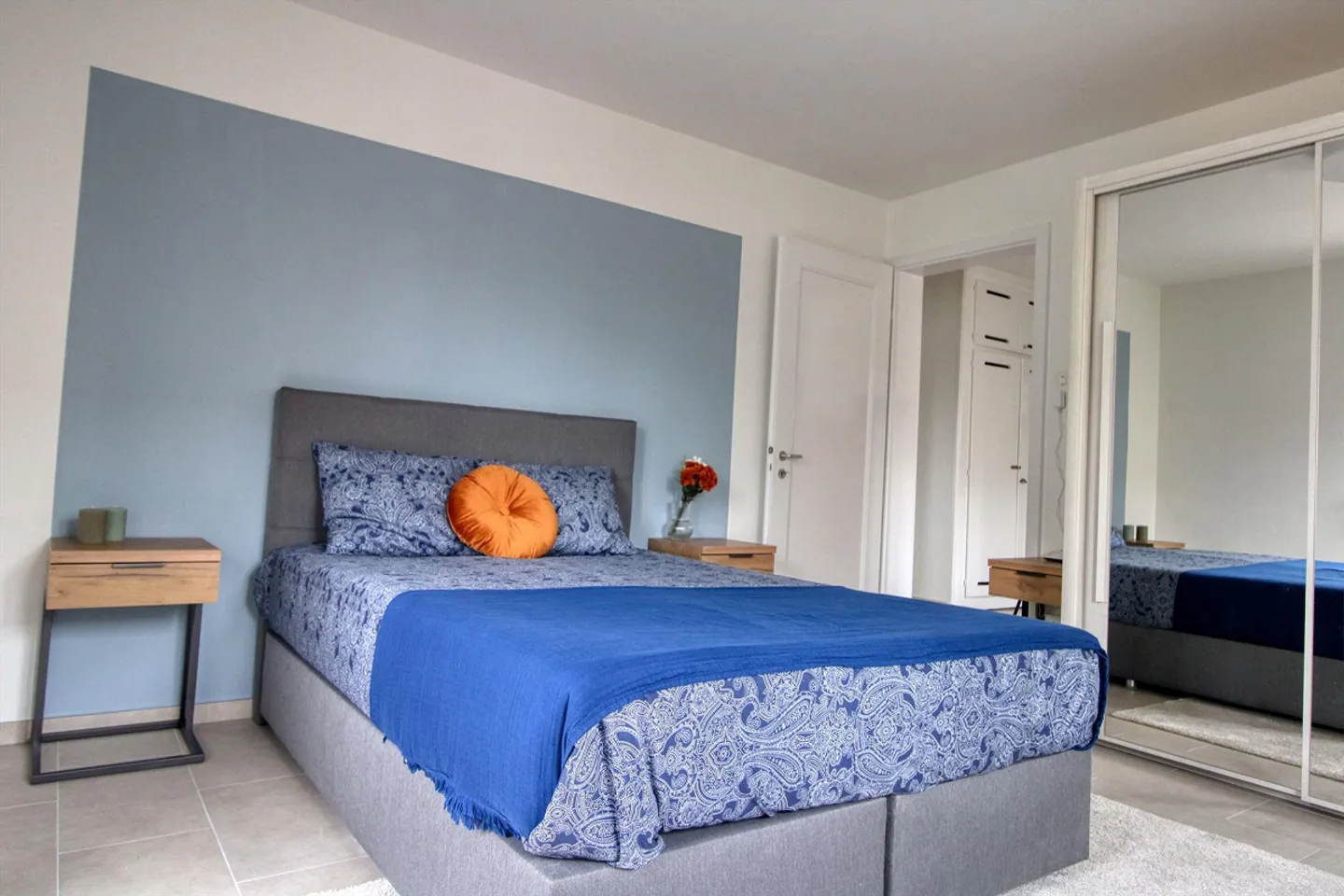 Chambre meublée dans un appartement modernisé dans un emplacement de choix - Photo 1 sur 25