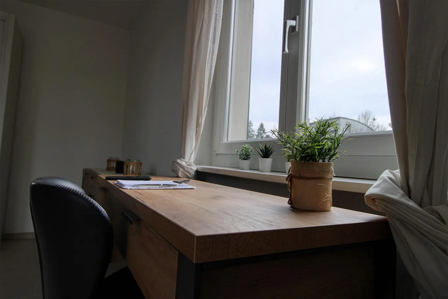 Chambre meublée dans un appartement modernisé dans un emplacement de choix - Photo 4 sur 25