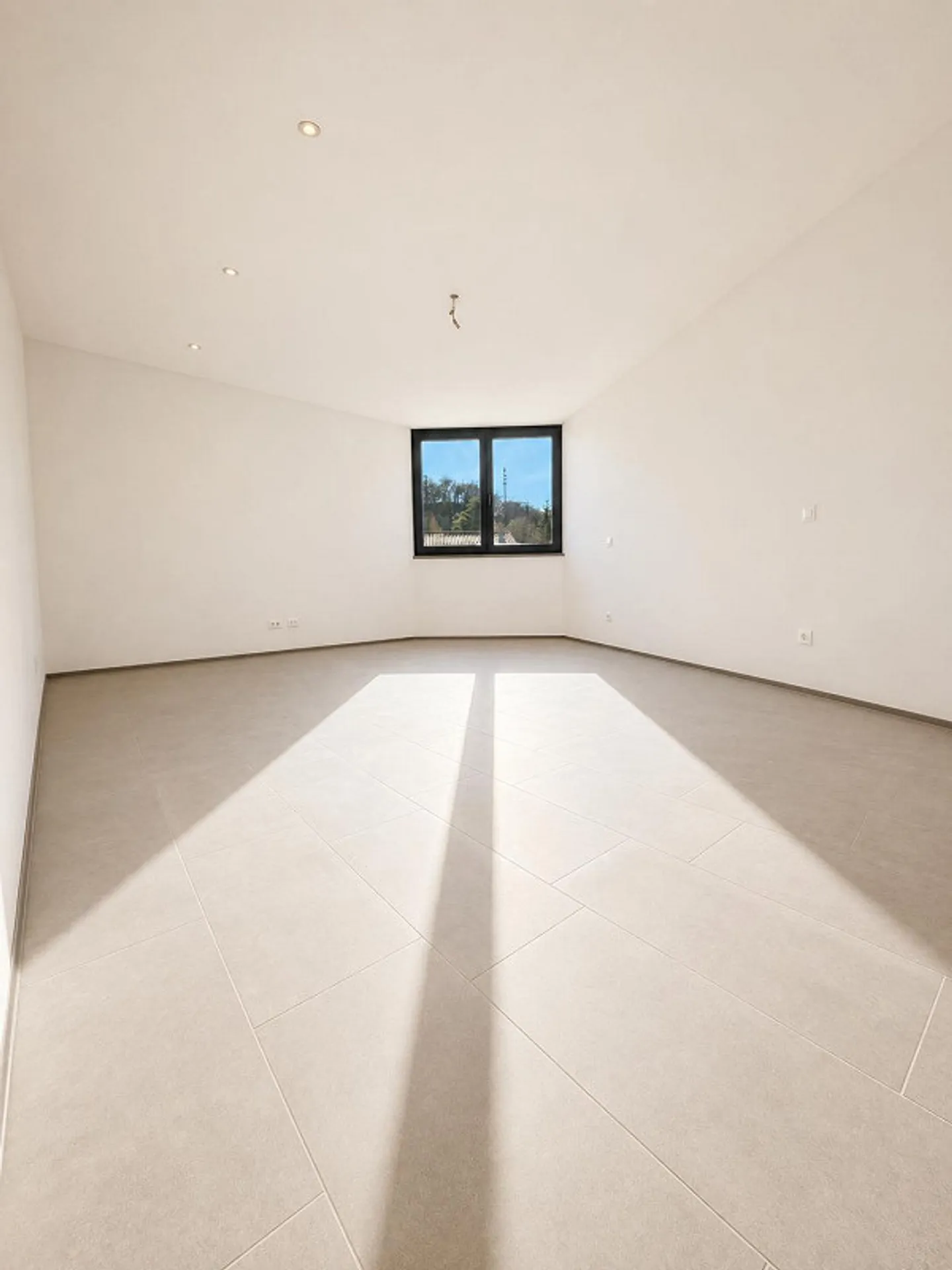 Arosio - Nouvelle Maison Individuelle entre Nature et Architecture - Photo 7 sur 11