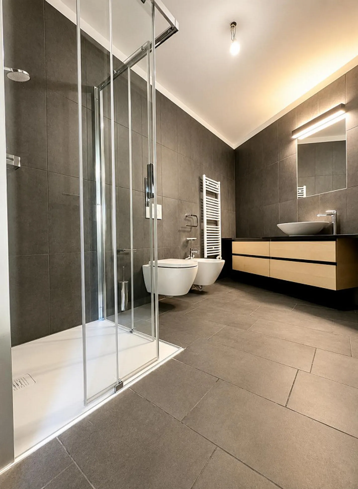 Arosio - Nouvelle Maison Individuelle entre Nature et Architecture - Photo 10 sur 11