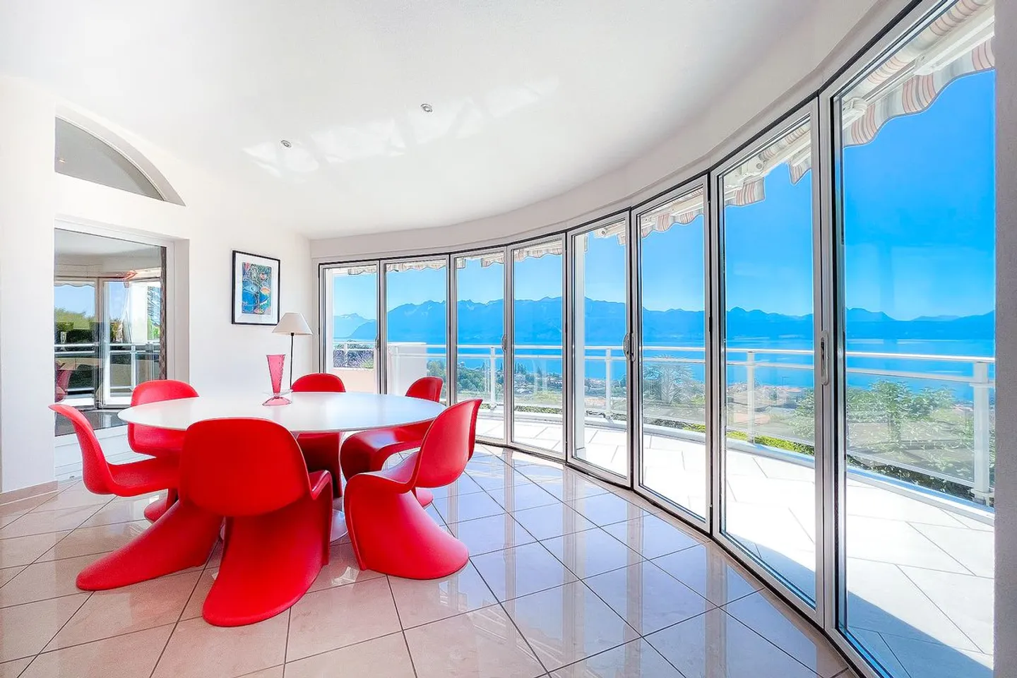 Exceptional Villa with Lake View - Photo 2 of 4
