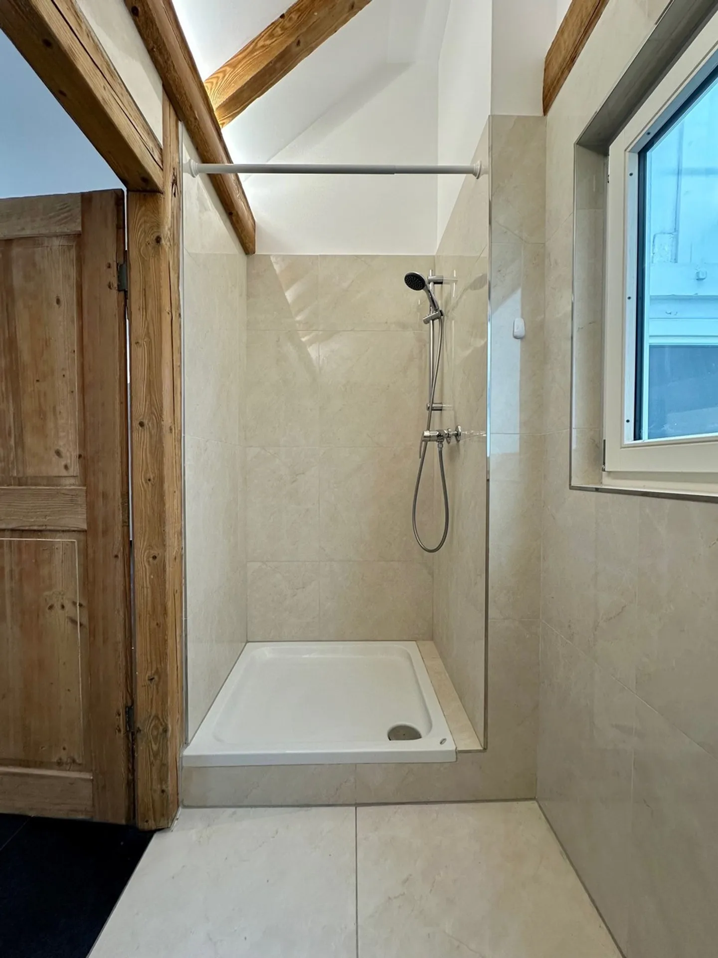 Charmante, fraîchement rénovée maisonette à louer - Photo 15 sur 16