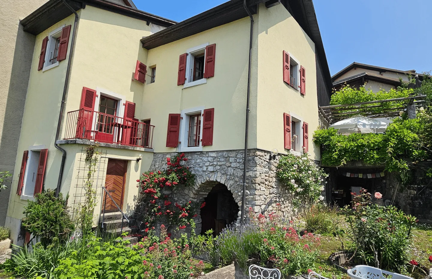 Casa affascinante a Brent con una vista mozzafiato sul Lago di Ginevra - Foto 4 di 10