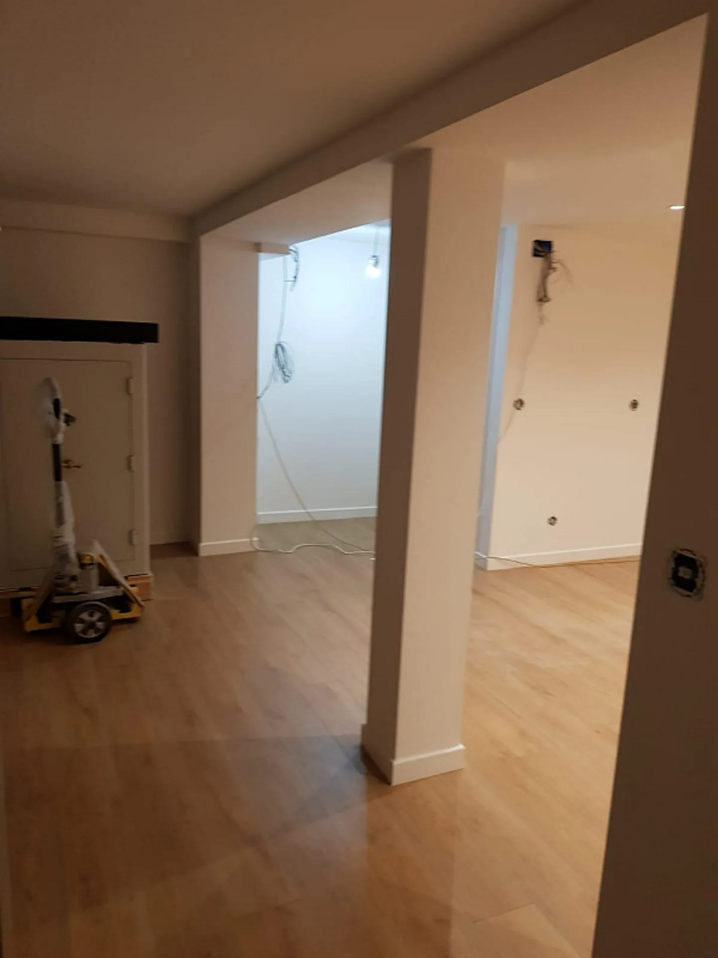 Studio / bureau rénové au centre de Schüpfheim 70m2 - Photo 7 sur 9
