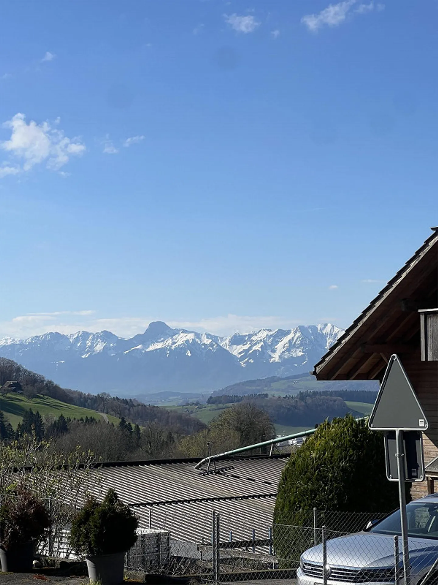 Appartement 3.5 pièces au rez-de-chaussée avec deux terrasses - Photo 1 sur 14