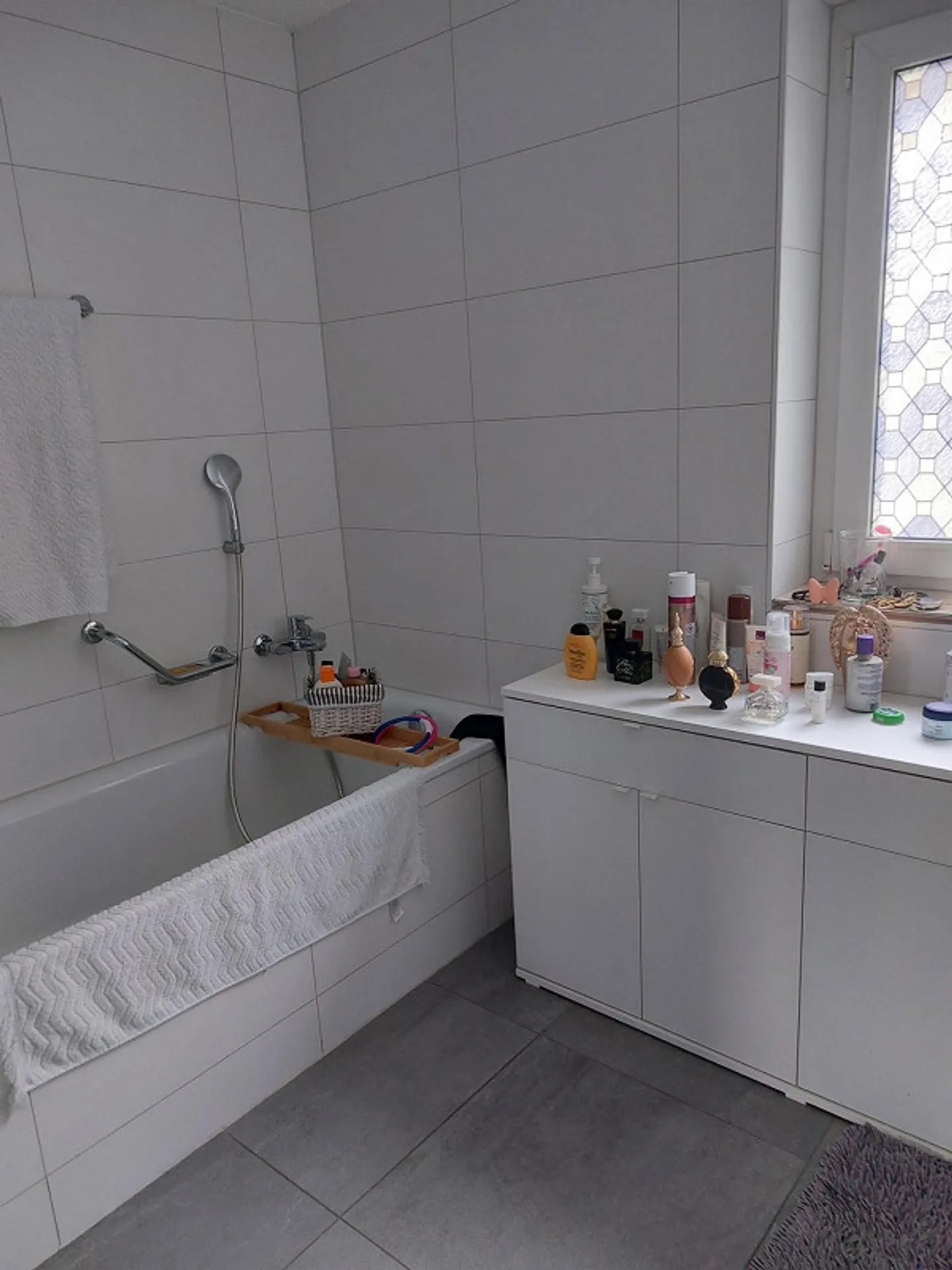 Appartement 3.5 pièces au rez-de-chaussée avec deux terrasses - Photo 10 sur 14